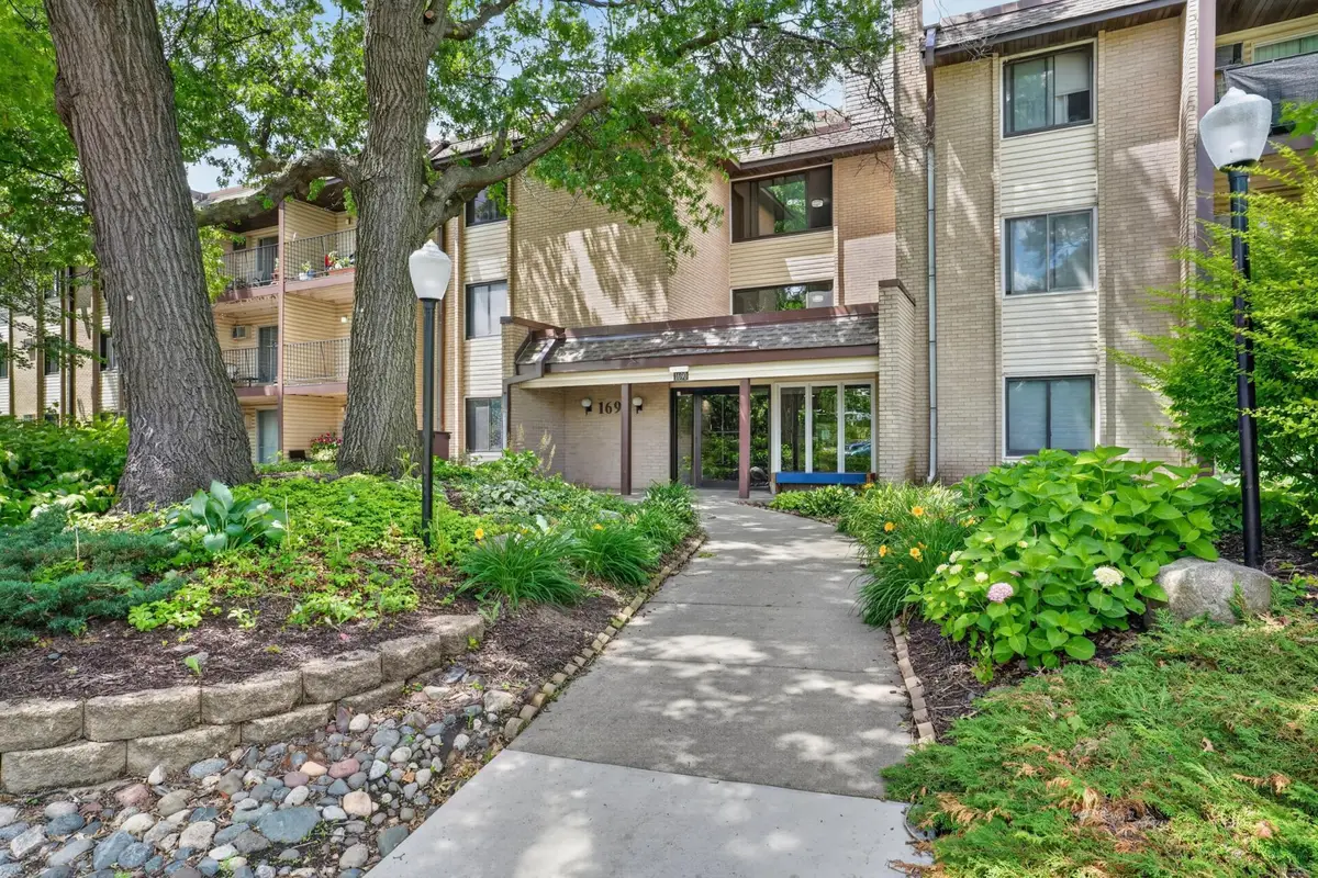 1690 Highway 36 W #320, Roseville, MN 55113 - #1