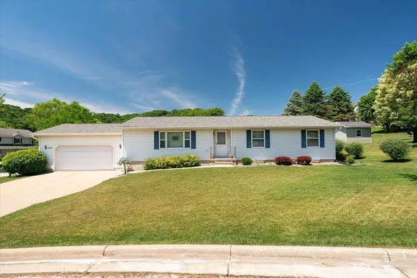 224 Eagles Bluff Road, La Crescent, MN 55947