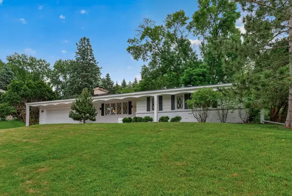 5249 W 92nd Street, Minneapolis, MN 55437