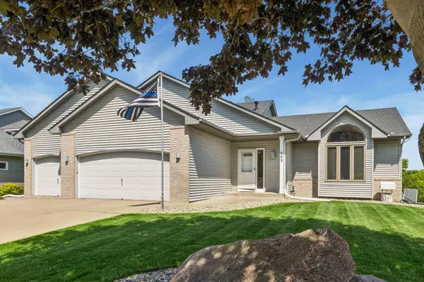 605 Lady Slipper Avenue Ne, New Prague, MN 56071