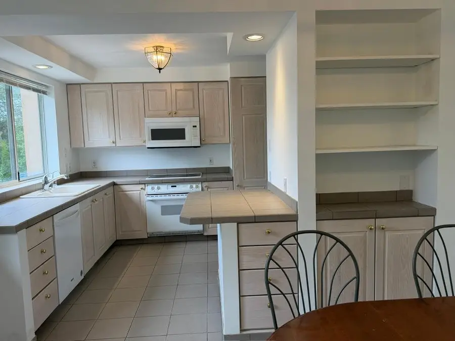 2339 Roselawn Avenue W, Saint Paul, MN 55113 - #3
