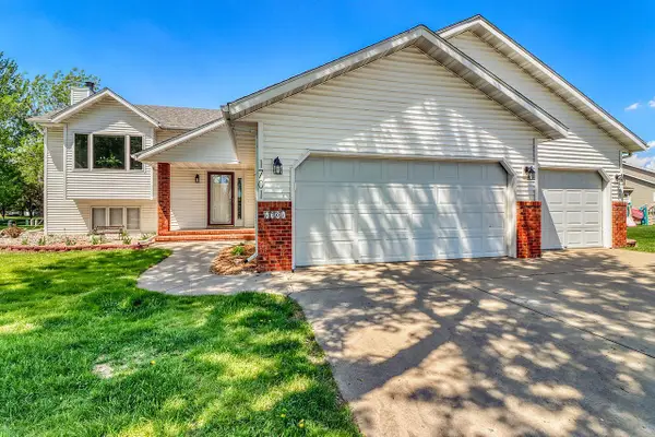 1701 33 1/2 Street S, Moorhead, MN 56560
