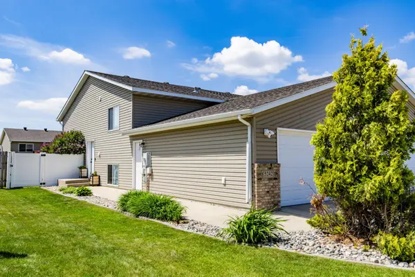 5242 49th Avenue S, Fargo, ND 58104