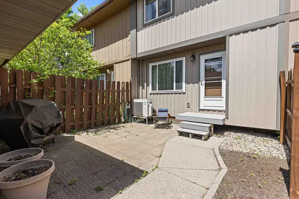 561 4th Avenue Nw, West Fargo, ND 58078
