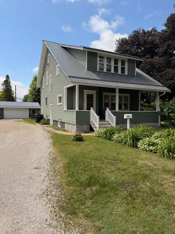 208 W Grant Street, Spring Valley, MN 55975