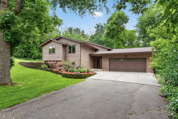 505 Zinnia Lane N, Minneapolis, MN 55441