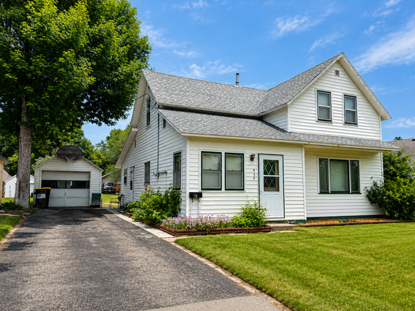 535 1st Avenue N, Perham, MN 56573
