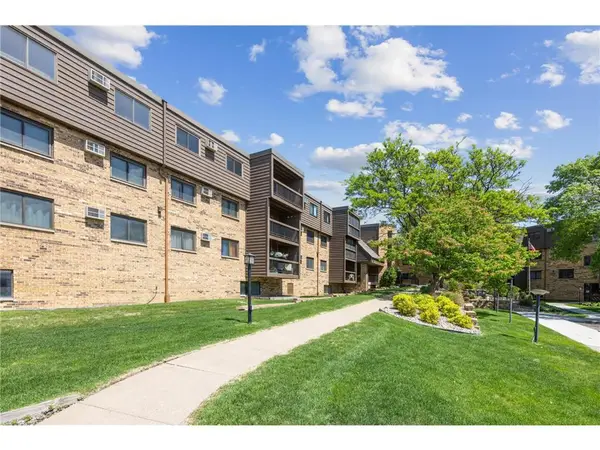 999 41st Avenue Ne #212, Minneapolis, MN 55421