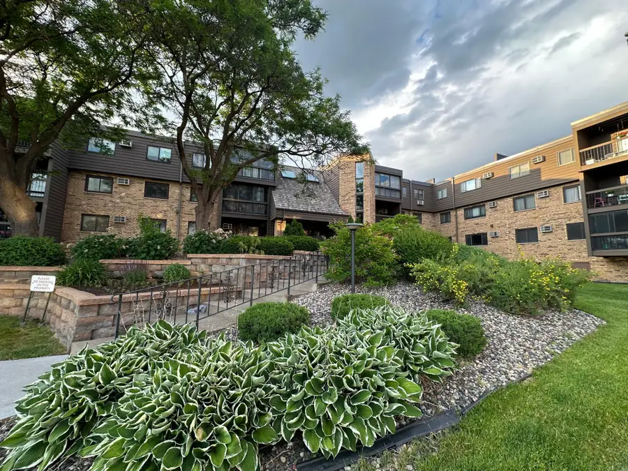 999 41st Avenue Ne #212, Minneapolis, MN 55421 - #3