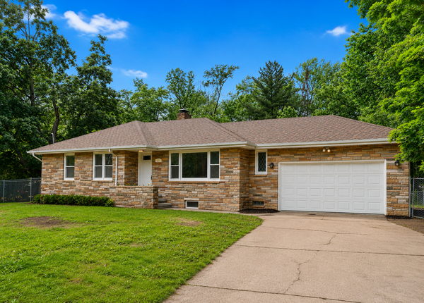 1985 Prosperity Road, Saint Paul, MN 55109