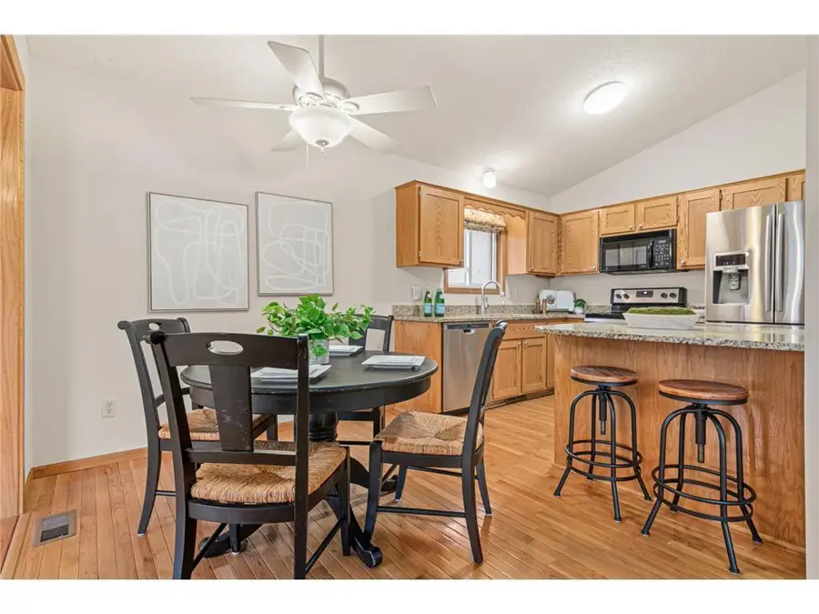 8001 Jeffery Avenue S, Cottage Grove, MN 55016 - #3