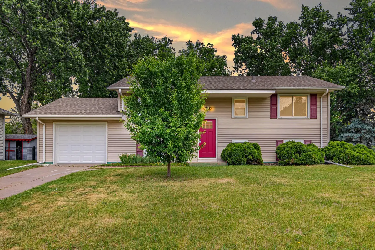 2533 103rd Avenue Nw, Coon Rapids, MN 55433 - #1