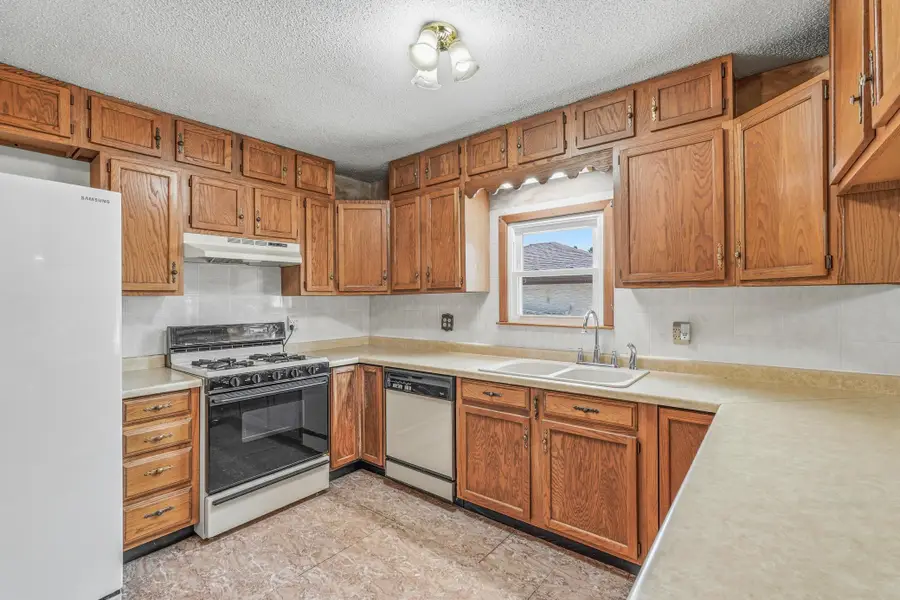 5011 Monroe Street Ne, Columbia Heights, MN 55421 - #3