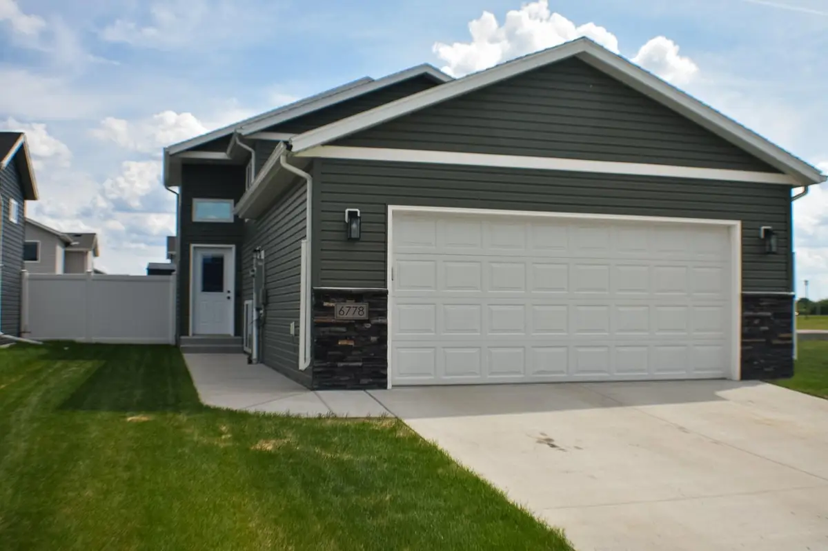 6778 69th Avenue S, Horace, ND 58047 - #1