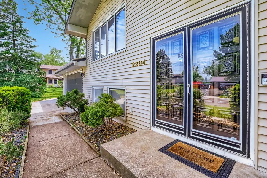 2284 Standridge Avenue, Maplewood, MN 55109 - #2
