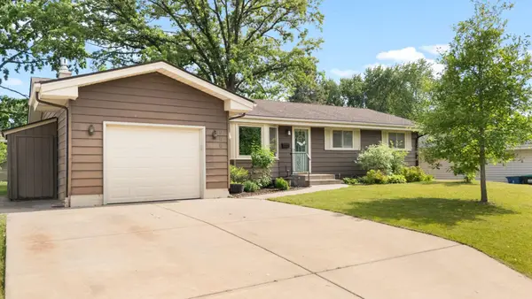 588 Rice Creek Terrace Ne, Minneapolis, MN 55432