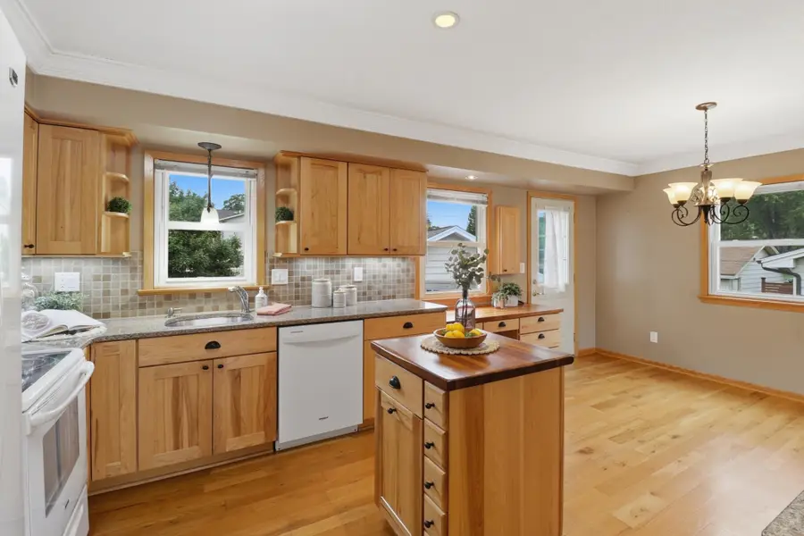 9306 Oakland Avenue S, Minneapolis, MN 55420 - #3