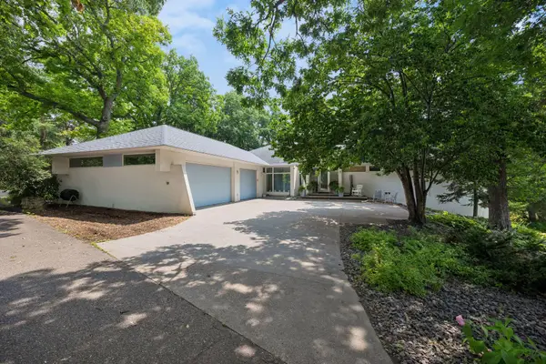 4509 Woodhill Road, Minnetonka, MN 55345