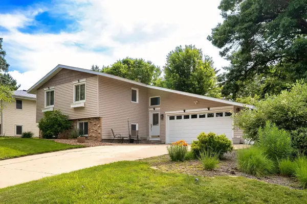 1794 17th Avenue Nw, Saint Paul, MN 55112