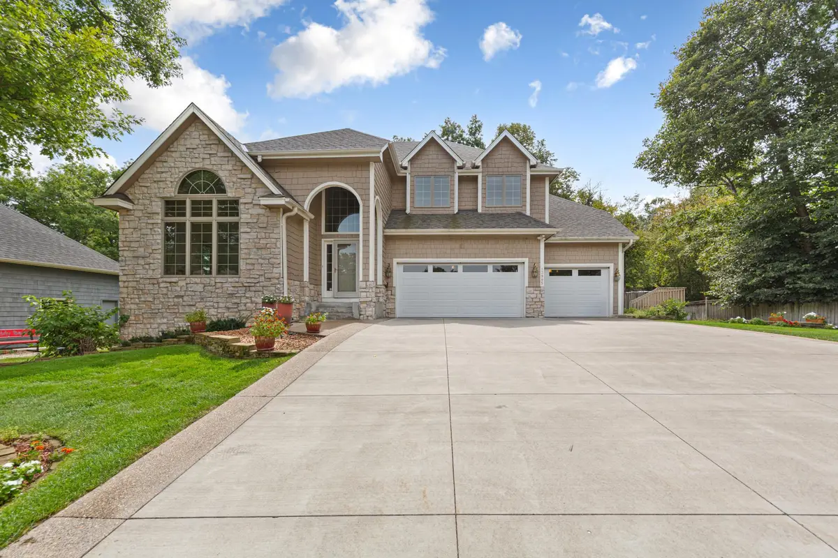 13985 42nd Avenue N, Plymouth, MN 55446 - #1