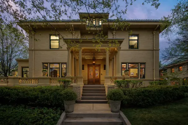 1005 Mount Curve Avenue, Minneapolis, MN 55403