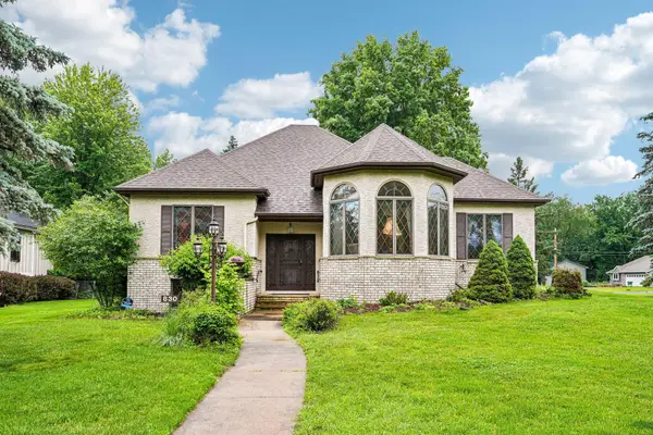 830 Westwind Drive, Saint Paul, MN 55109