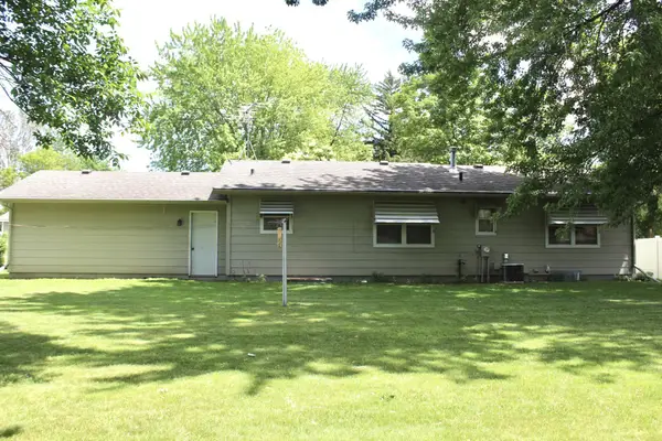 611 Grand Avenue Nw, Silver Lake, MN 55381