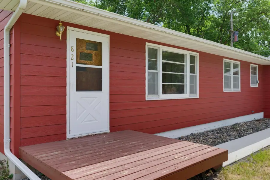 821 Ash Avenue, Bird Island, MN 55310 - #2