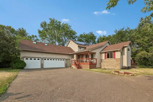 597 Viking Drive E, Saint Paul, MN 55117
