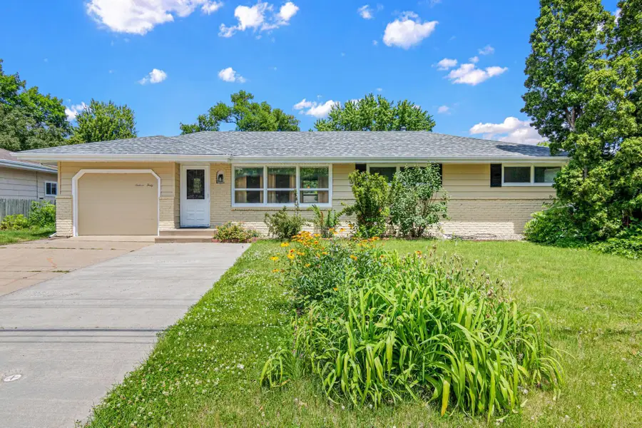 1640 7th Street Nw, New Brighton, MN 55112 - #2