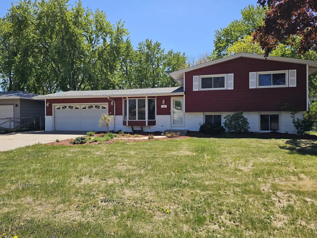 748 82nd Avenue Ne, Spring Lake Park, MN 55432 - #1