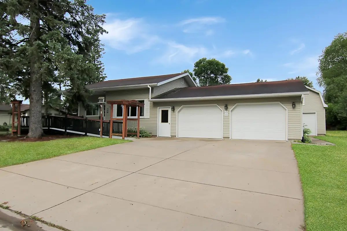 709 9th Avenue Ne, Brainerd, MN 56401 - #1