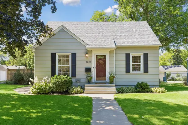 3228 Hampshire Avenue S, Minneapolis, MN 55426