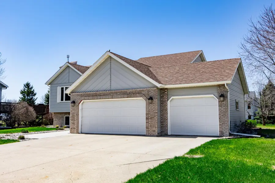 2715 33rd Street S, Fargo, ND 58103 - #2
