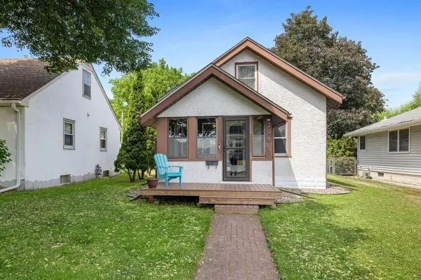 206 14th Avenue S, South Saint Paul, MN 55075