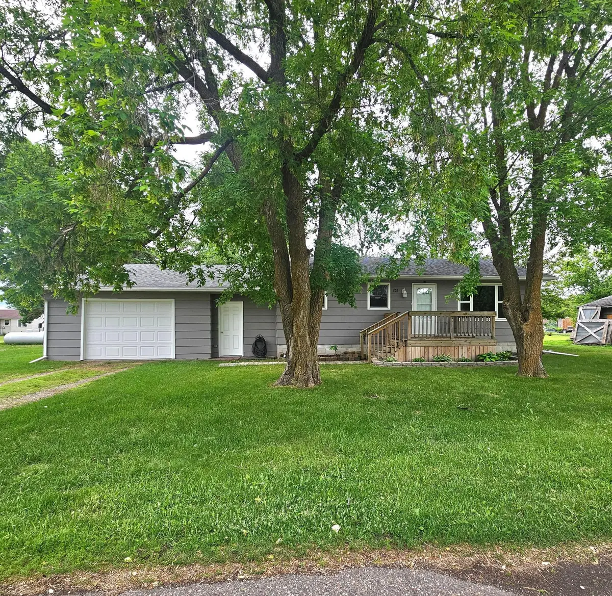 252 E Nelson Avenue, Newfolden, MN 56738 - #1