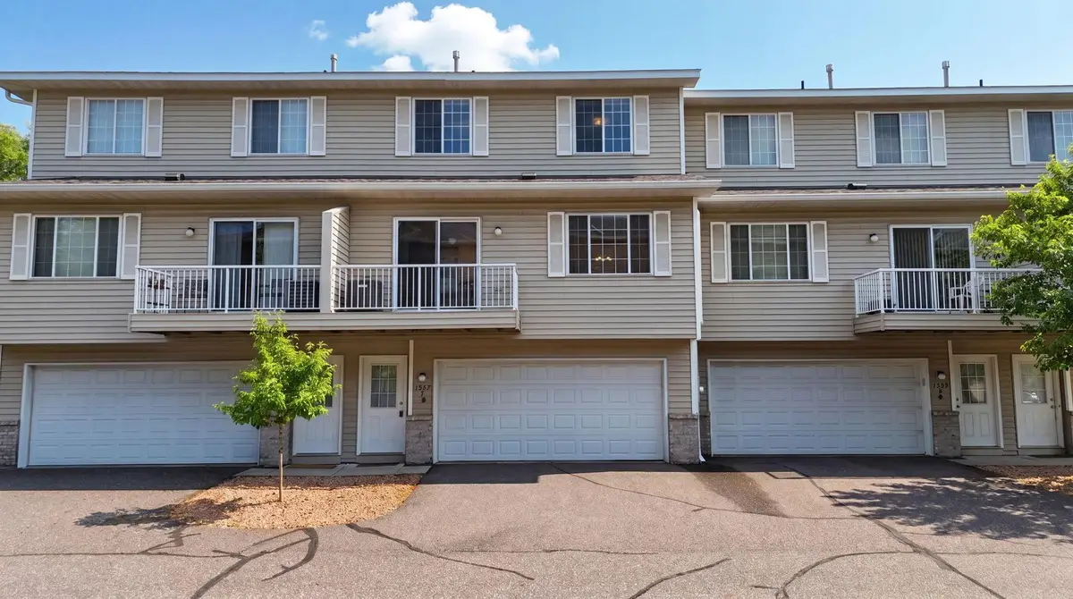 1587 County Road D E, Maplewood, MN 55109 - #1