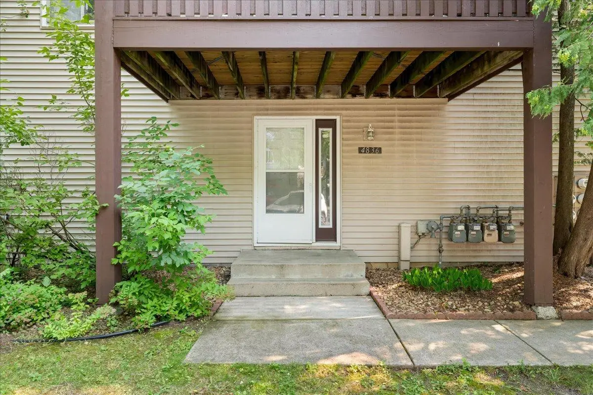 4836 Grenwich Trail N, Oakdale, MN 55128 - #1