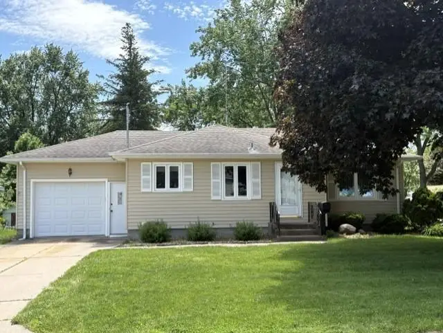 512 SE 9th Avenue, Waseca, MN 56093 - #1