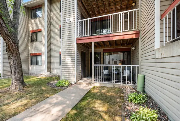 350 Shelard Parkway #106, Minneapolis, MN 55426