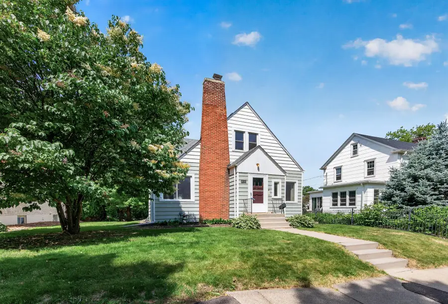 1051 Ottawa Avenue, Saint Paul, MN 55118 - #2