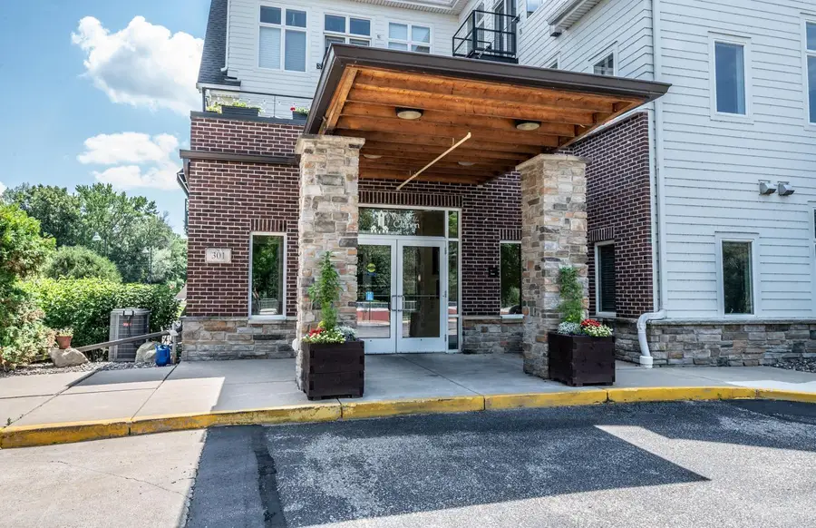 301 7th Street W #2203, Northfield, MN 55057 - #3