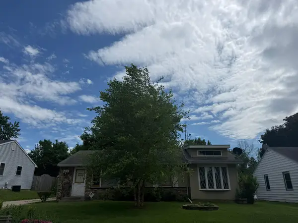 233 E Mckinley Street, Owatonna, MN 55060