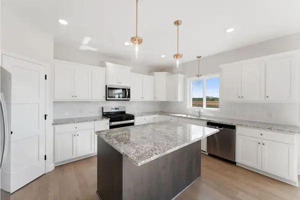 18314 Geyser Way, Lakeville, MN 55044