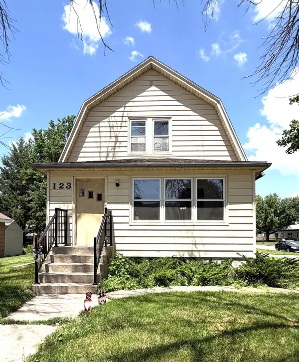 123 E 12th Street, Fairmont, MN 56031
