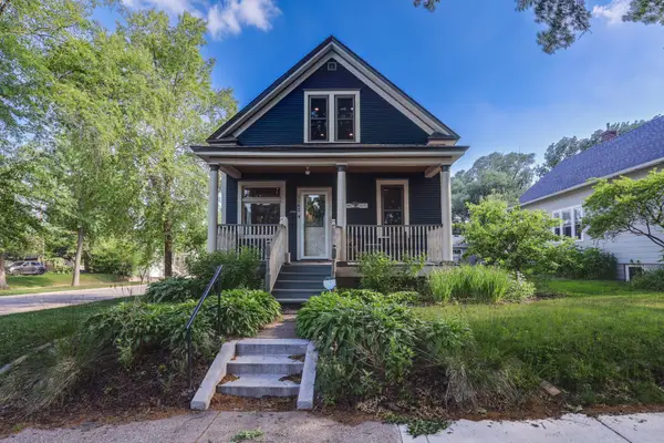 1162 Thomas Avenue, Saint Paul, MN 55104