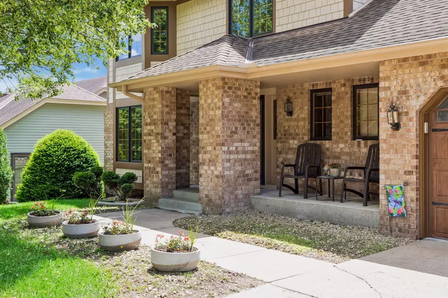 156 Red Oaks Drive, Saint Paul, MN 55127 - #2