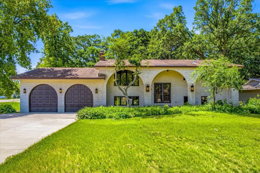 316 Colleen Avenue, Saint Paul, MN 55126 - #2