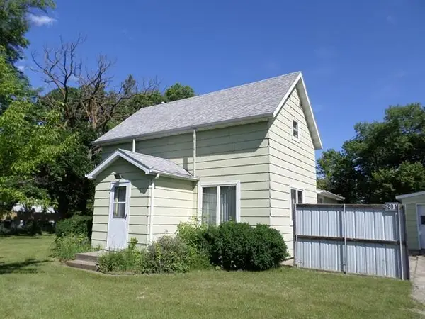 201 Greenwood Street E, Thief River Falls, MN 56701