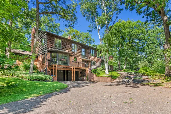 2 Crocus Lane, Saint Paul, MN 55127